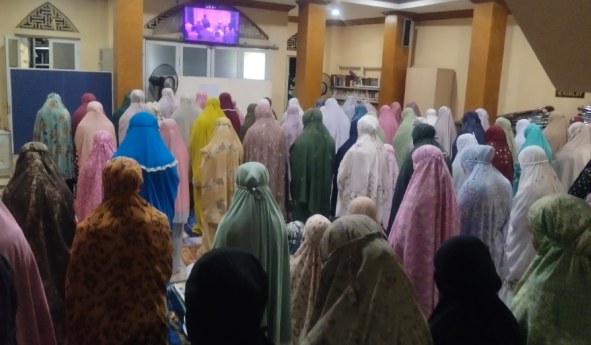 Salat Tarawih Tanpa Badiyah Isya, Apa Hukumnya?