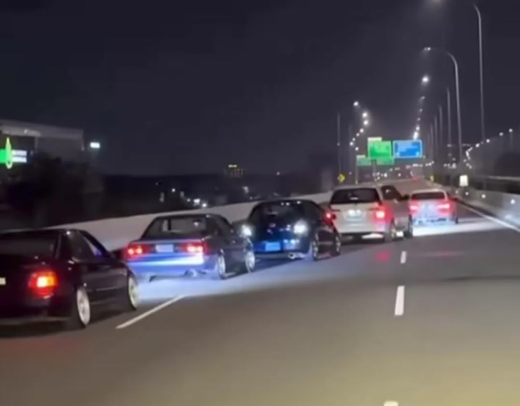 Polisi Tegur Pengemudi Ugal-ugalan di Tol Becakayu